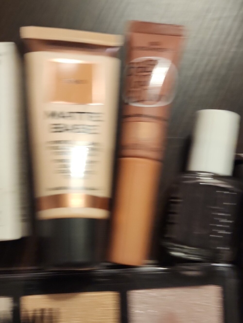 Makeup Bundle... Set 4 - Picture 6 of 9